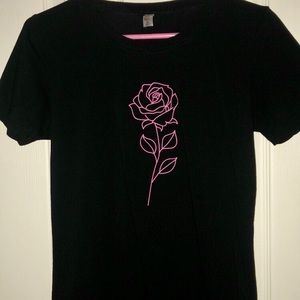 Black rose tee